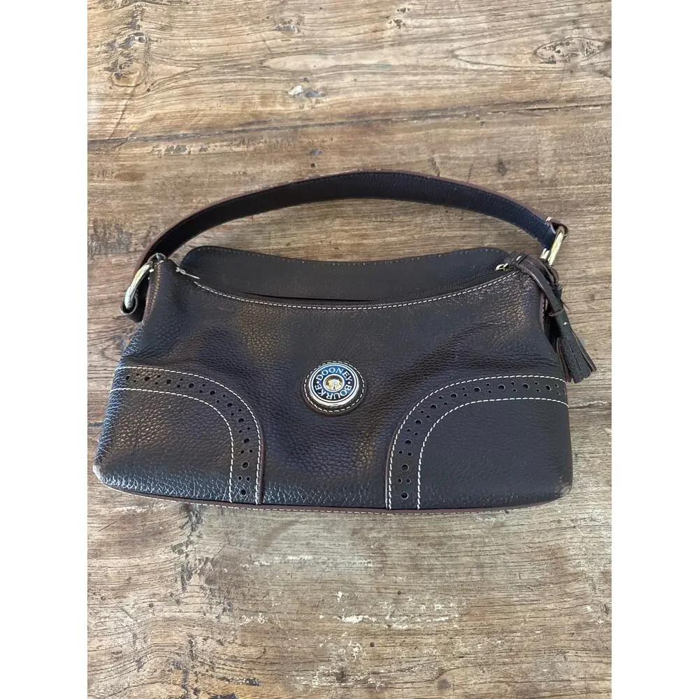 Vintage brown pebbles leather Dooney and Bourke Y2K handbag Good condition